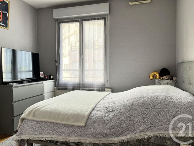 Appartement T3 à vendre - 3 pièces - 73.12 m2 - LYON - 69009 - RHONE-ALPES - Century 21 La Demi-Lune