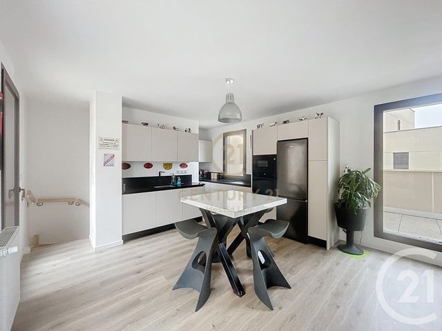 Appartement Duplex à vendre - 4 pièces - 104.79 m2 - LYON - 69005 - RHONE-ALPES - Century 21 La Demi-Lune