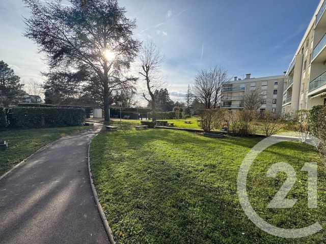 Appartement T3 à vendre - 4 pièces - 93.66 m2 - CHARBONNIERES LES BAINS - 69 - RHONE-ALPES - Century 21 La Demi-Lune