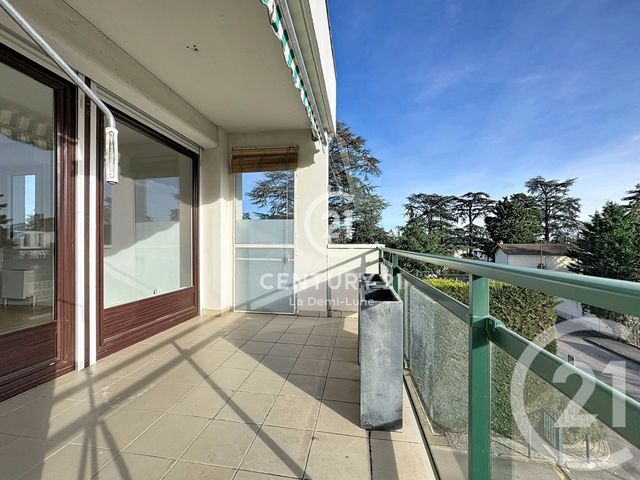 Appartement T3 à vendre - 4 pièces - 93.66 m2 - CHARBONNIERES LES BAINS - 69 - RHONE-ALPES - Century 21 La Demi-Lune