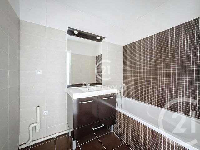 Appartement T4 à louer - 4 pièces - 92.35 m2 - TASSIN LA DEMI LUNE - 69 - RHONE-ALPES - Century 21 La Demi-Lune