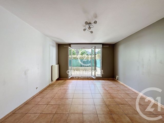Appartement T3 à vendre - 3 pièces - 66.37 m2 - TASSIN LA DEMI LUNE - 69 - RHONE-ALPES - Century 21 La Demi-Lune