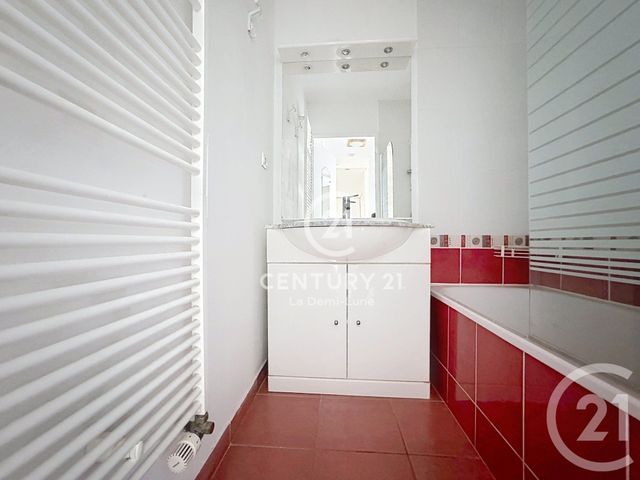 Appartement T3 à vendre - 3 pièces - 66.37 m2 - TASSIN LA DEMI LUNE - 69 - RHONE-ALPES - Century 21 La Demi-Lune