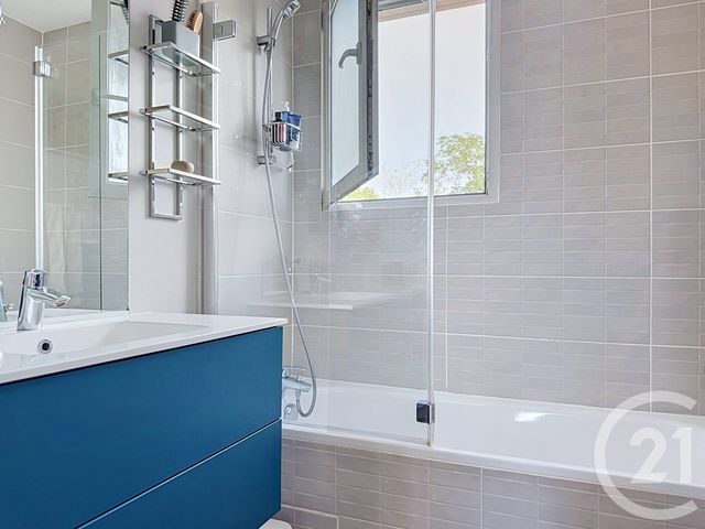 Appartement F4 à vendre - 4 pièces - 110.9 m2 - STE FOY LES LYON - 69 - RHONE-ALPES - Century 21 La Demi-Lune