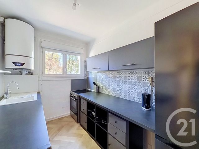 Appartement F3 à vendre - 3 pièces - 54.8 m2 - LYON - 69005 - RHONE-ALPES - Century 21 La Demi-Lune