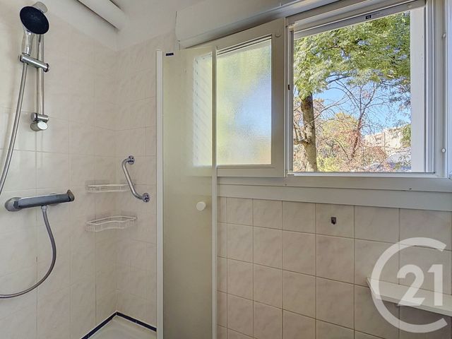 Appartement F3 à vendre - 3 pièces - 54.8 m2 - LYON - 69005 - RHONE-ALPES - Century 21 La Demi-Lune