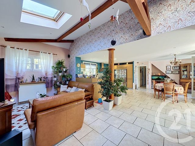 maison à vendre - 7 pièces - 177.01 m2 - CHARBONNIERES LES BAINS - 69 - RHONE-ALPES - Century 21 La Demi-Lune